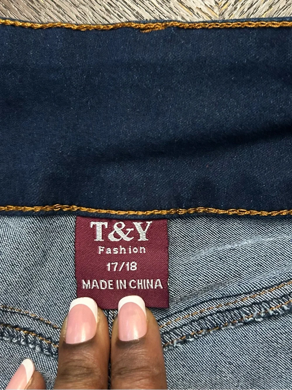NWT T & Y denim jean Capris in size 17-18 Women’s Dark Blue High-Waist Jeans - Picture 3 of 4